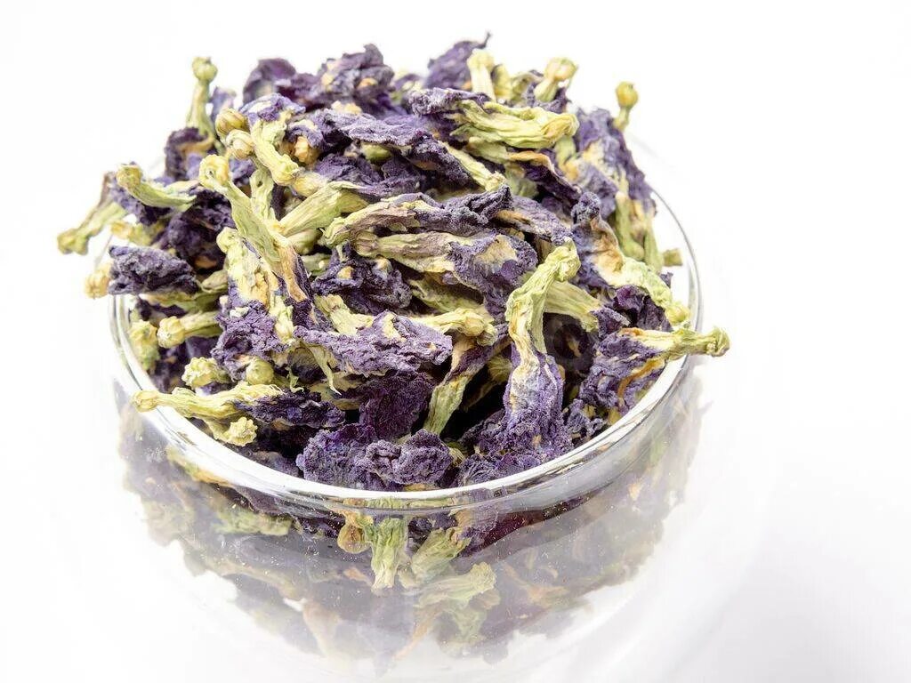 Чай анчан тайский синий полезные свойства. Синий чай анчан. Тайская орхидея синяя анчан. Чай из голубой орхидеи. Анчан вред.