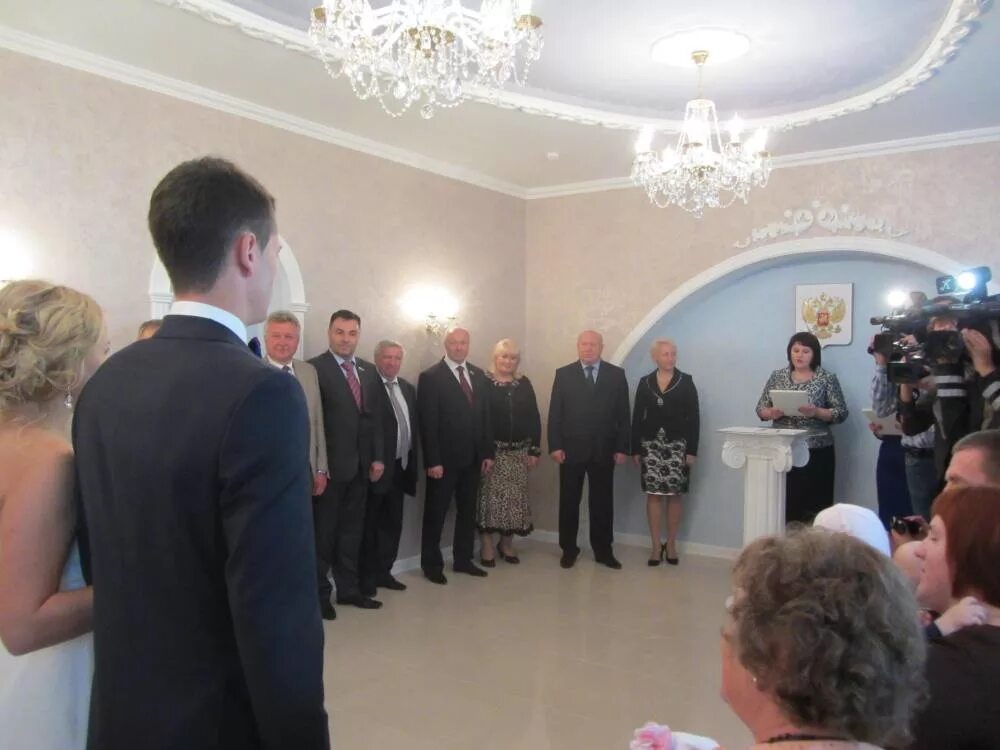 Загс борского района нижегородской области. Загс серебряный бор кемерово. Дворец бракосочетания в серебряном бору. Загс город бор. Борский загс фото.