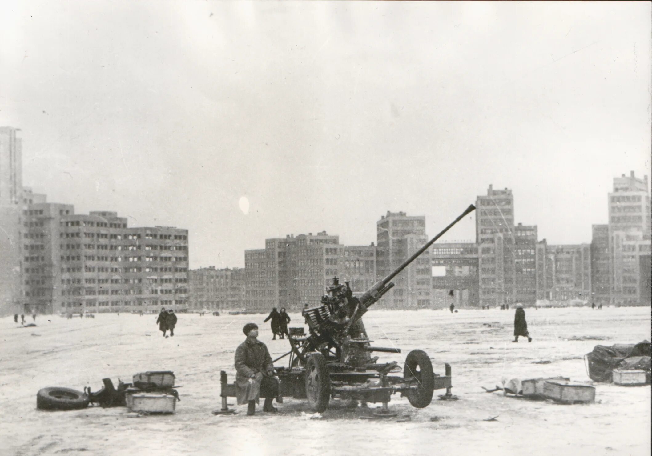 Освобождение харькова битва. Освобождение Харькова в 1943. Госпром Харьков в 1941. Освобождение Харькова в 1943 фото. Харьков лето 1943.