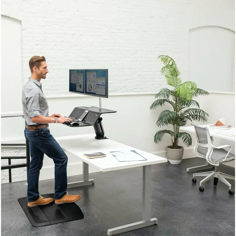 Standing desk. Стол для работы стоя. Коврик для работы стоя. Sit-to-Stand стол. Работа на платформе.