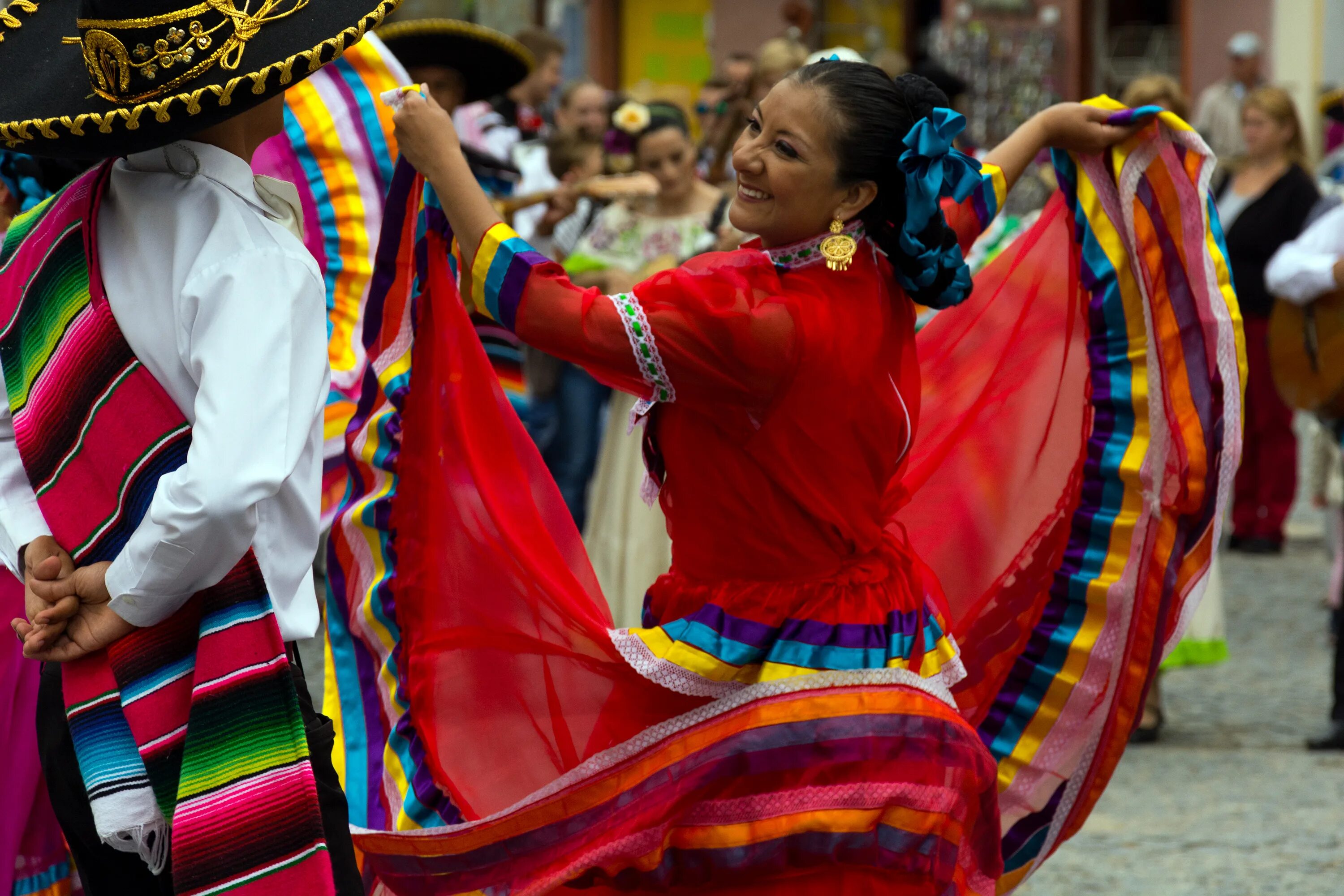 Особенности быта мексики. Мексика культура. Мексика традиции. Мексика танцы. Мексиканцы танцуют.