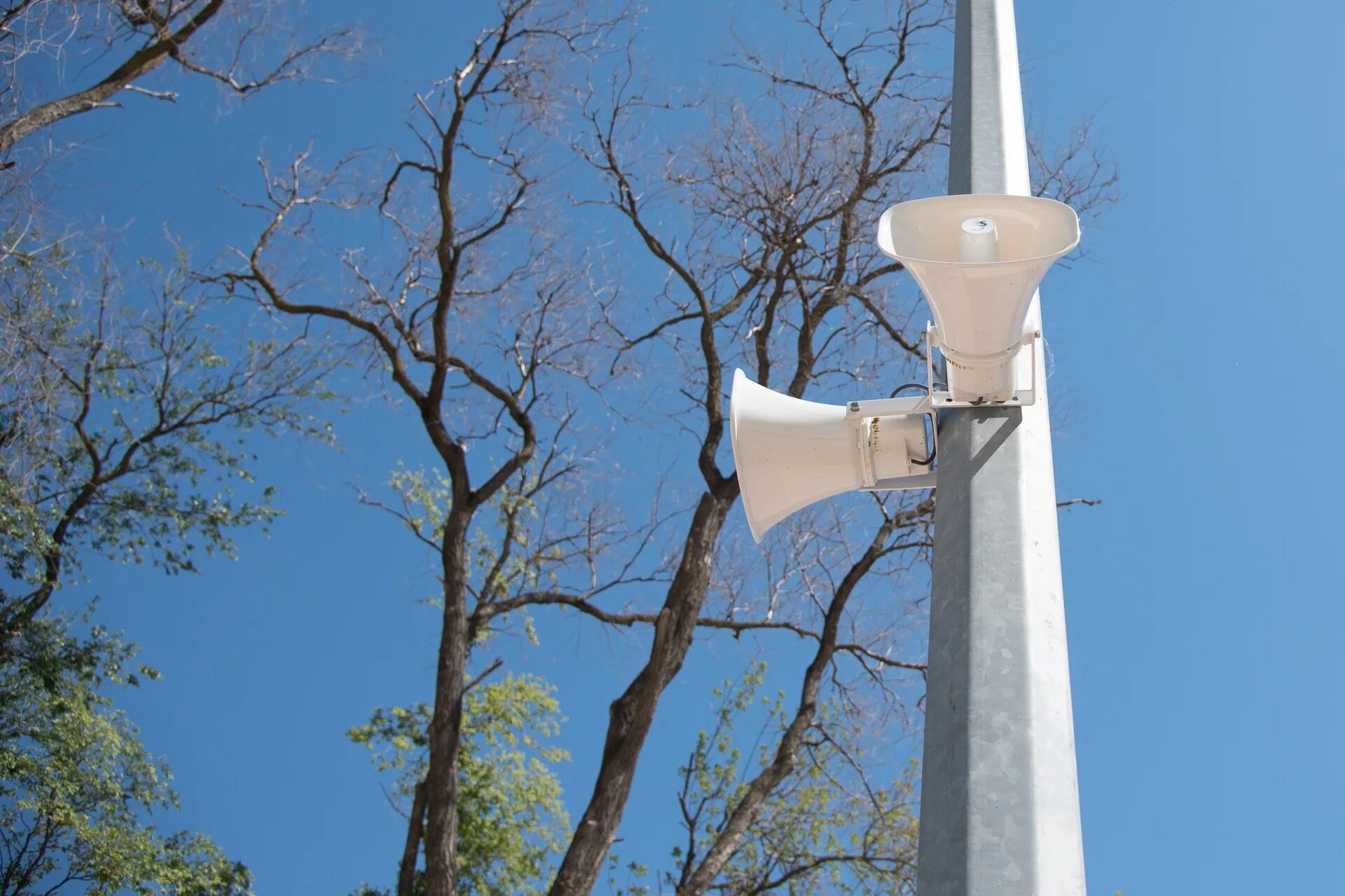 Система оповещения в москве сегодня. Сирены оповещения. Система оповещения в москве сегодня. Вышки оповещения гражданской обороны. Система оповещения.