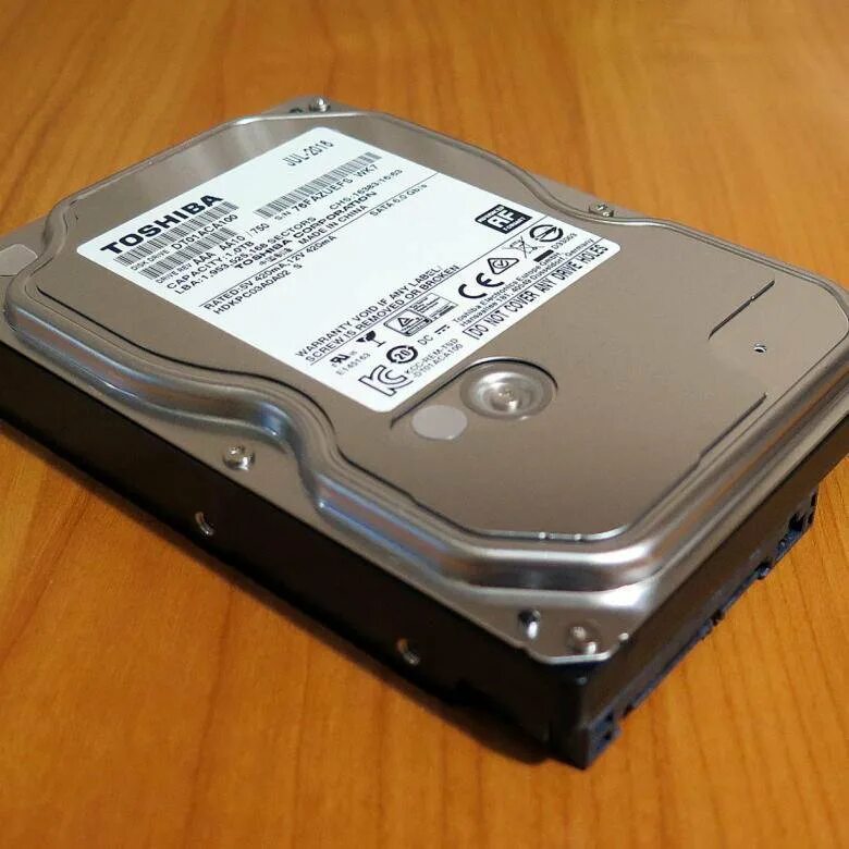 Жёсткий диск Тошиба на 1 терабайт. ДНС жесткий диск 1 ТБ. HDD Toshiba 1tb. Жёсткий диск Баракуда 1тб. Новый жесткий диск купить