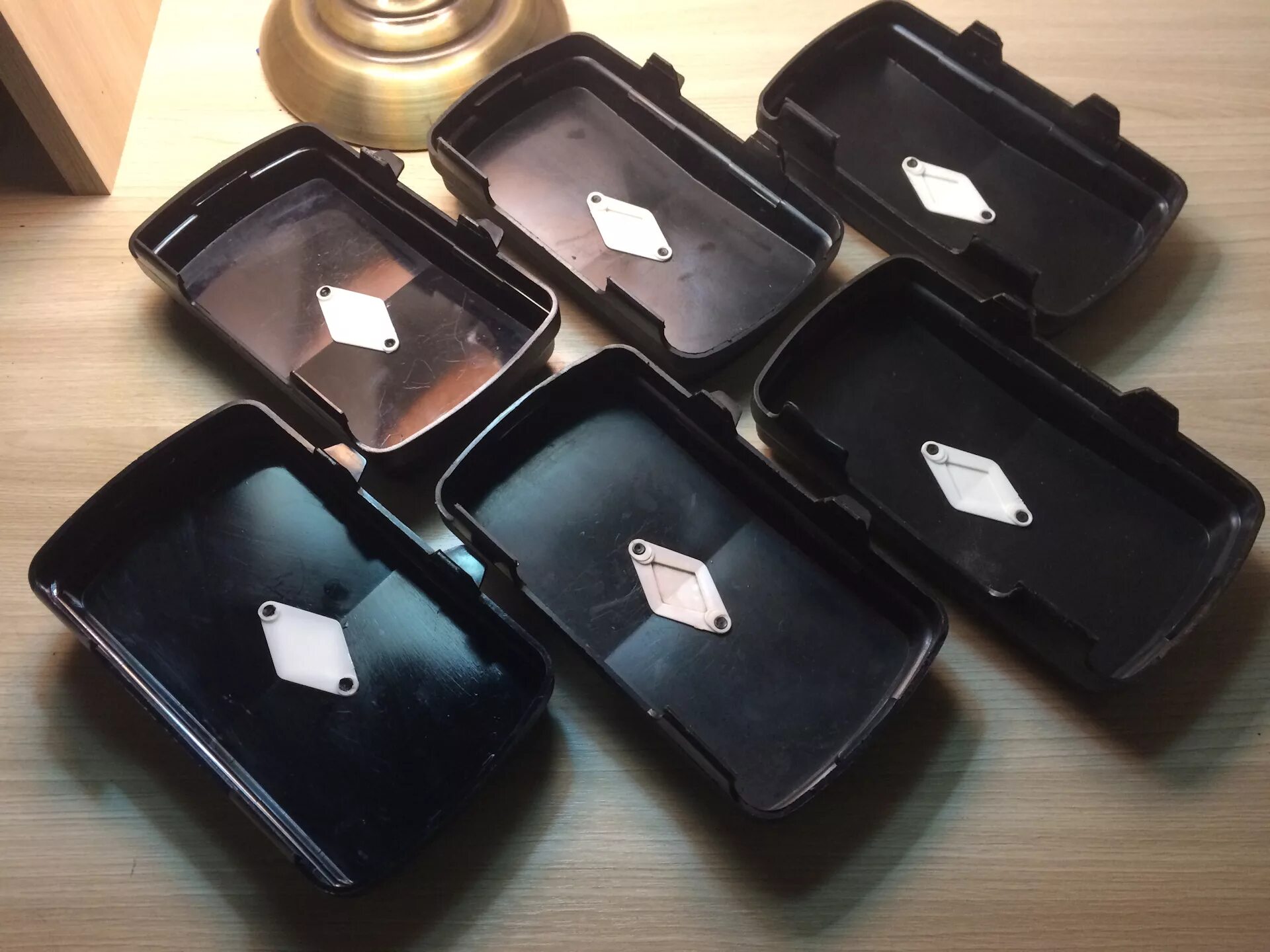 Заглушки для противотуманных фар ваз калина. Perkt11 pulo решетка противотуманной фары. Задняя крышка противотуманной фары волга. Ds7z17b814ba. Крышка птф.