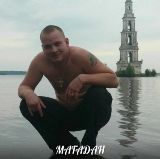 Узнай сколько людей носят фамилию 3d