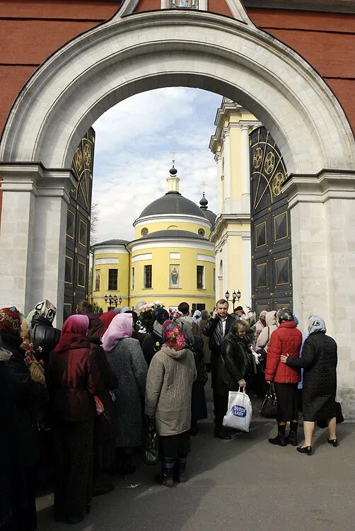 работа в покровском женском монастыре москва