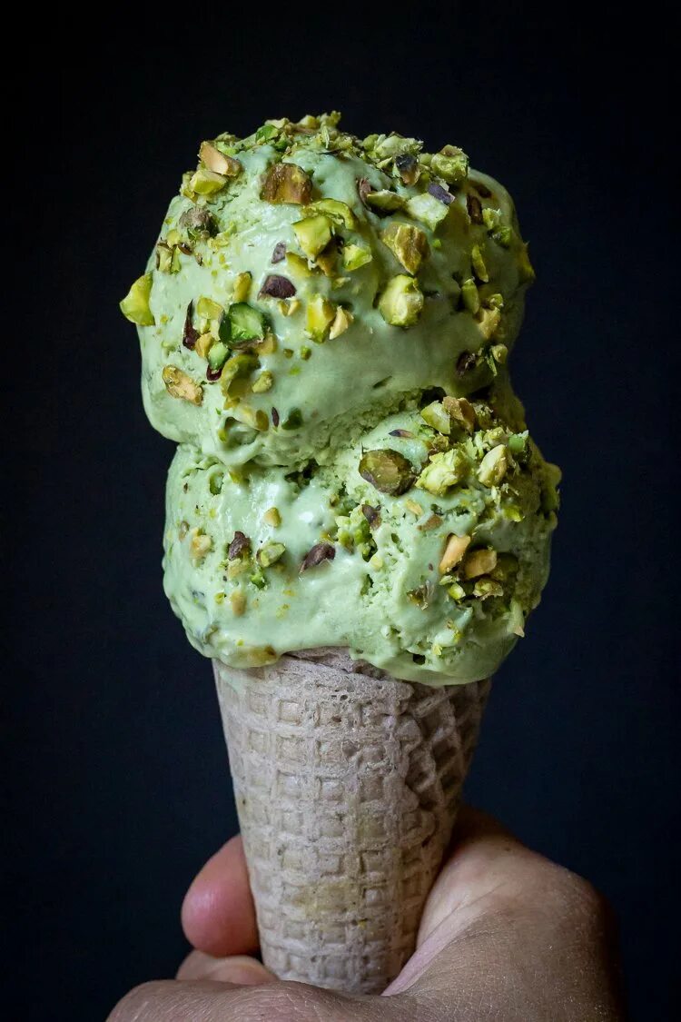 Фисташковое мороженое. Pistachio Ice Cream мороженое. Фисташковое мороженое с фисташками. Фисташковое мороженое Vegan. Фисташковый пломбир.