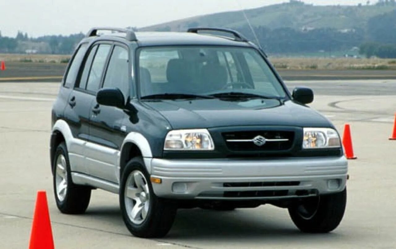 Suzuki grand vitara 2000 год. Гранд Витара 1999. Suzuki Grand Vitara 1999. Сузуки Гранд Витара 1999 года. Suzuki Vitara 1999.