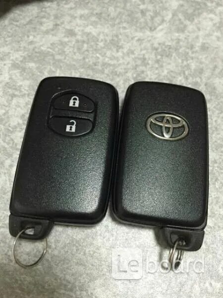 Ключ тойота камри 40. Ключ тойота ноах. Смарт ключ тойота. Заготовка ключа toyota noah 2 кнопки. Смарт ключ от тойота эстима.
