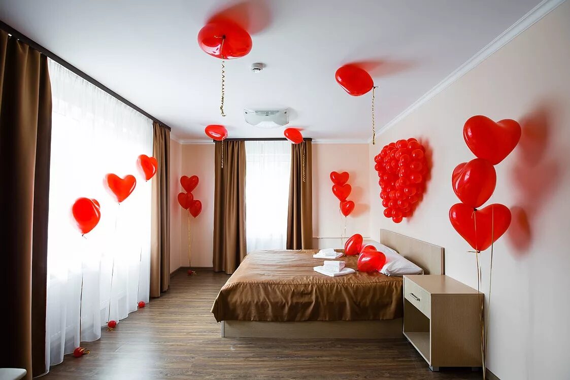 Украшаем жилье. Украшения для комнаты. Украшение комнаты шарами. Декорации на 14 февраля. Украсить комнату шариками.