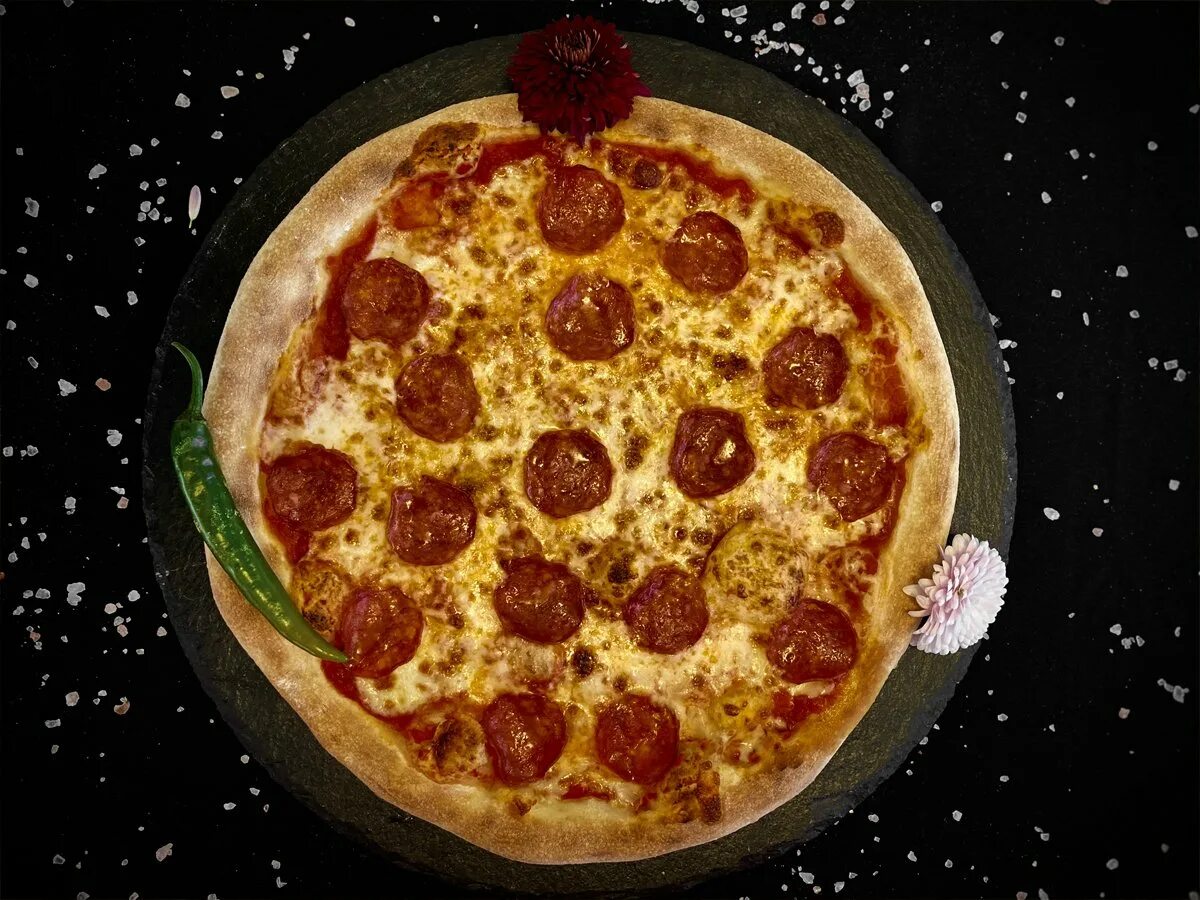 Пицца и паста фото. Пицца кайф лазерсон. Кафе сопрано тейково. Сопрано пицца. Сопрано пицца.