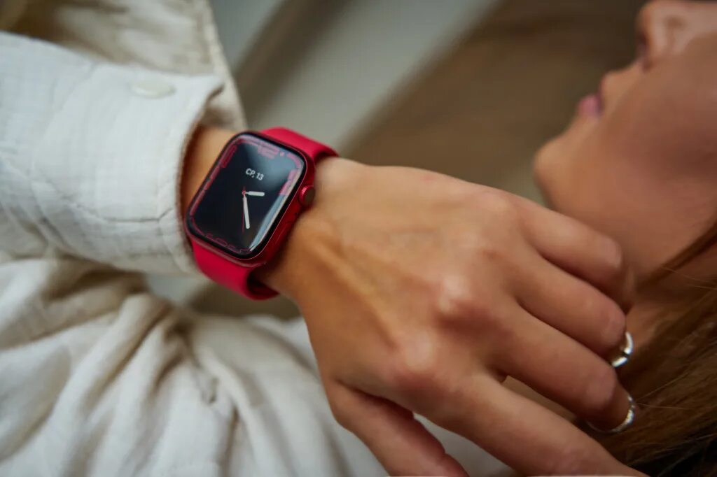Часы эпл вотч 7. Смарт часы эпл 7. Apple watch 7 41mm. Apple watch 7 41mm Red.