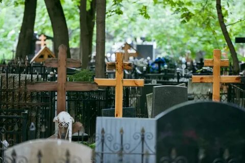 Крест на могиле христианина