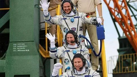 Космонавты перед