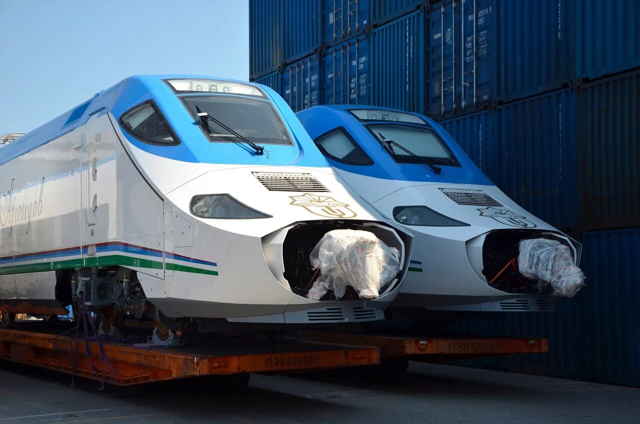 Поезд тальго. Talgo 250. высокоскоростной поезд talgo. talgo 250 казахстан. талго афрасияб.