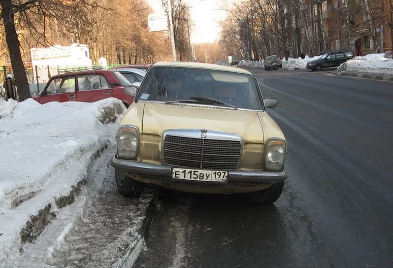 3110 Мерседес. Мемы про Волгу 3110. Машина нищеброда. Волга из Мерседеса. Включи нормальные машины