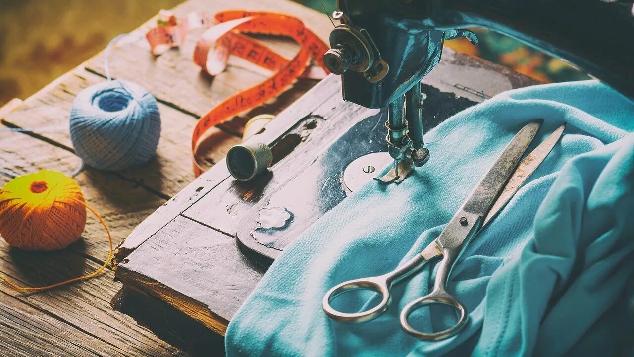 Про шитье. Про шитье. Про шитье. Фэмили 40 про швейная машинка. Пошив на швейной машинке.