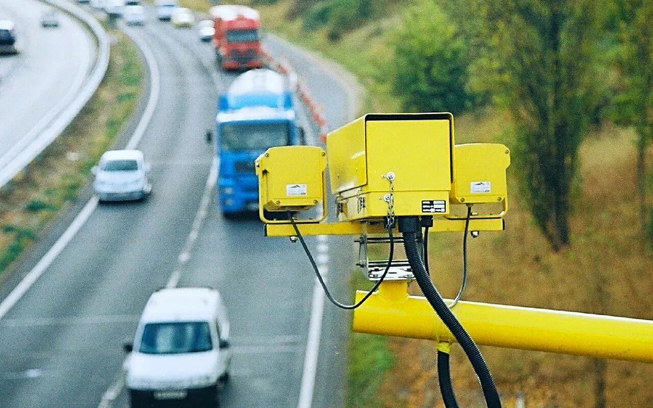 Где камеры на дороге. Камера контроля скорости. Дорожные камеры. Камеры на дорогах. Камеры видеофиксации.