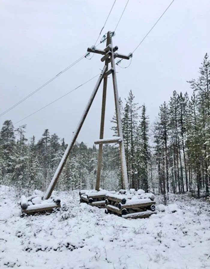 Электрик на лэп. Опора лэп 110 кв одноцепная. Тендеры лэп. Тендеры лэп. Высоковольтные опоры.