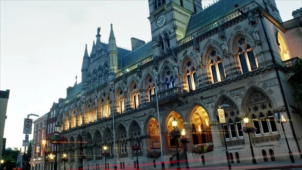 Northampton. Нортхэмптон Англия. Город Нортгемптон Англия. Нортхэмптон город. Northampton Guildhall.