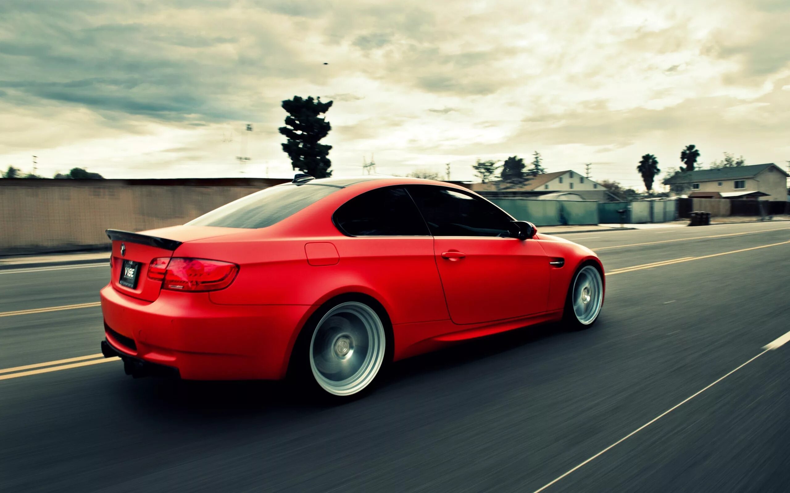 Бмв м3 обои. БМВ м3 е92. BMW m3 Red. BMW e92 Red. BMW e92 красная.