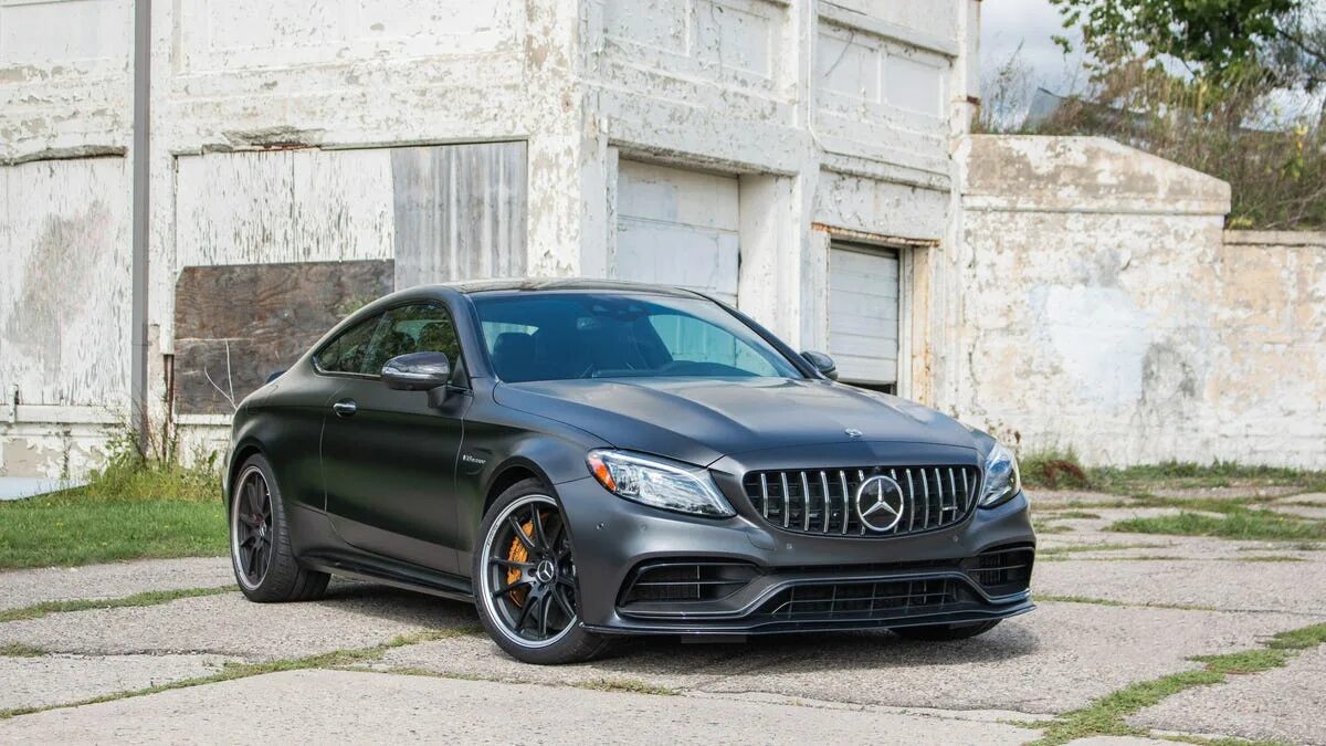 Bmw e63. Mercedes c63 amg 2022. Мерседес c63 s amg седан. Mercedes e amg 2021. Мерседес 2020 63.