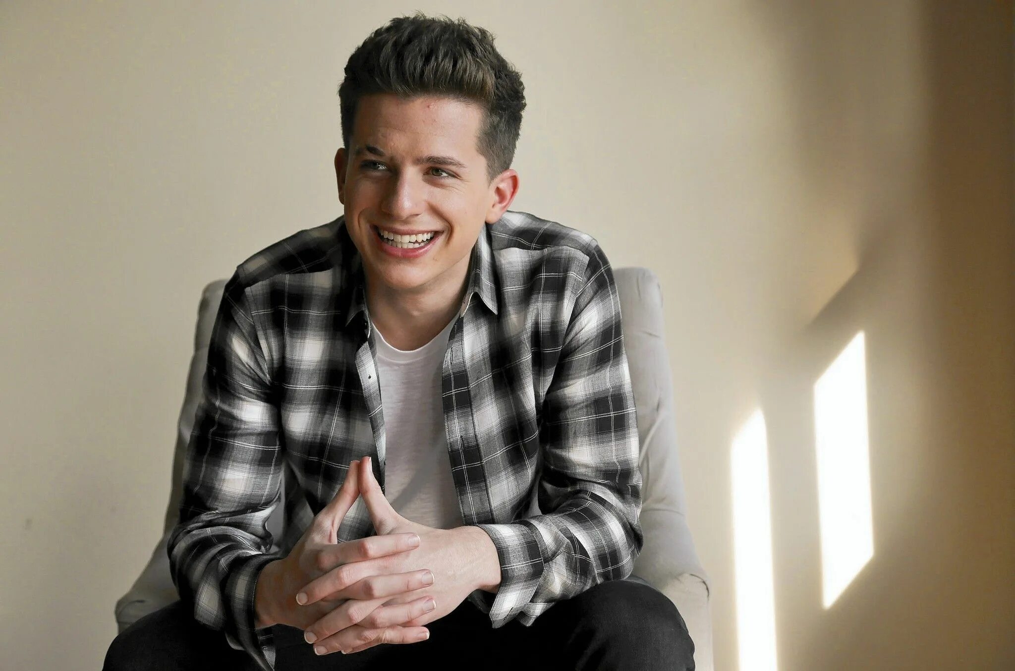 Charlie puth how. Charlie puth. charlie puth 2025. charlie puth charlie 2025. чарли пут фото 2025.