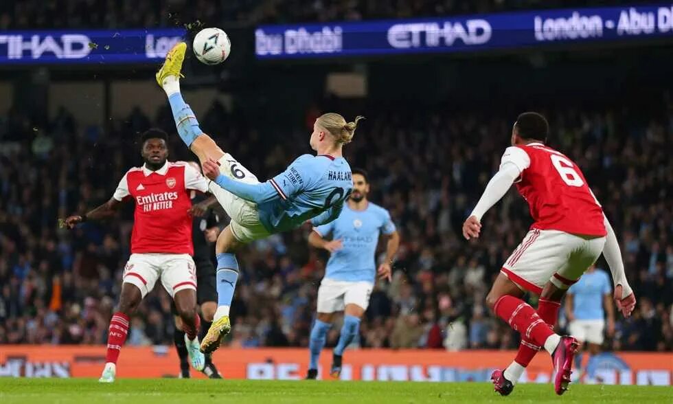 Man city vs arsenal live stream. Арсенал Манчестер Сити 15 февраля. Манчестер Сити 2023. Стадион Манчестер Сити. Арсенал Манчестер Сити Суперкубок 2023.