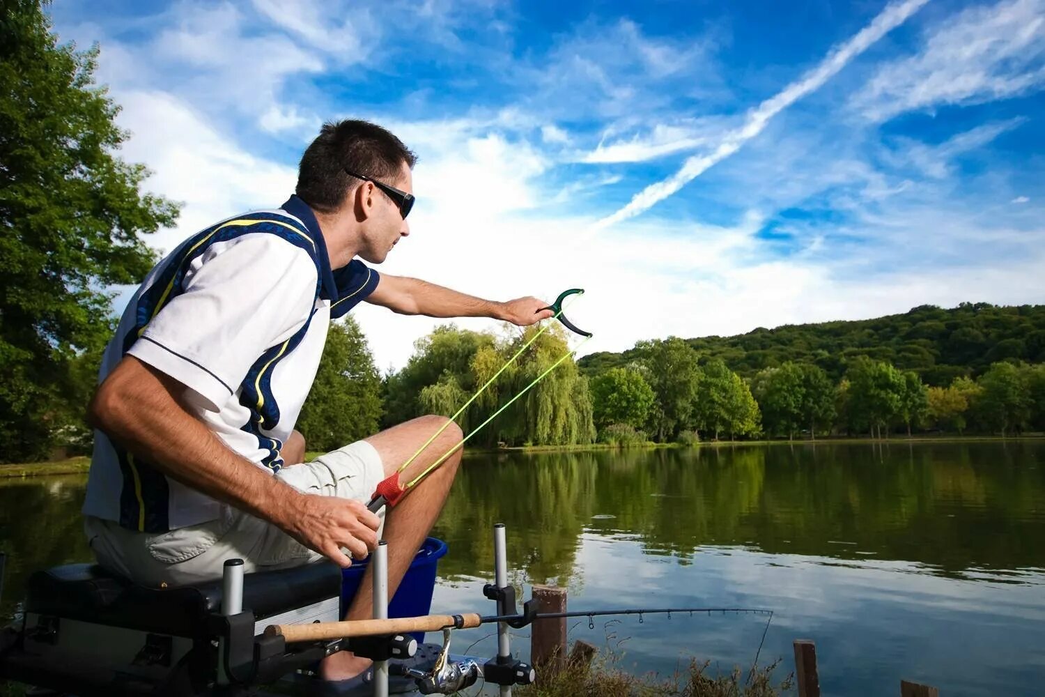 I like go fishing. Рыбалка летом. Профессиональная рыбалка. Спиннинг рогатка для рыбалки. Рыбалка картинки.