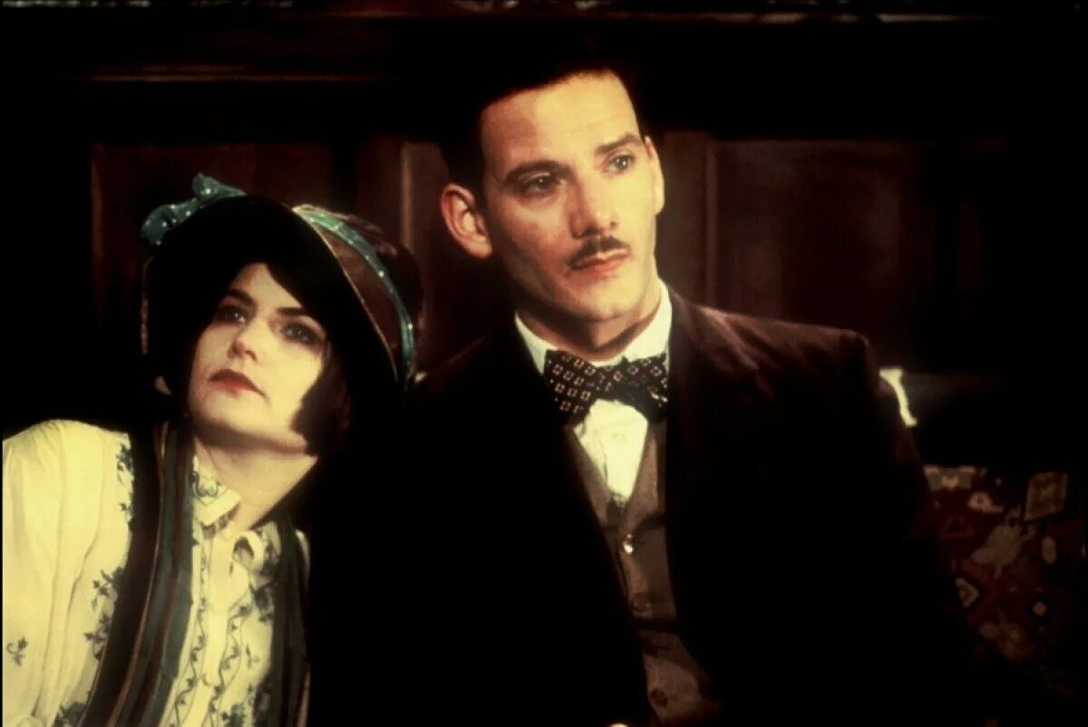 миссис паркер и порочный. миссис паркер и порочный круг. кэмпбелл скотт миссис паркер. кэмпбелл скотт миссис паркер. миссис паркер и порочный круг фильм 1994.