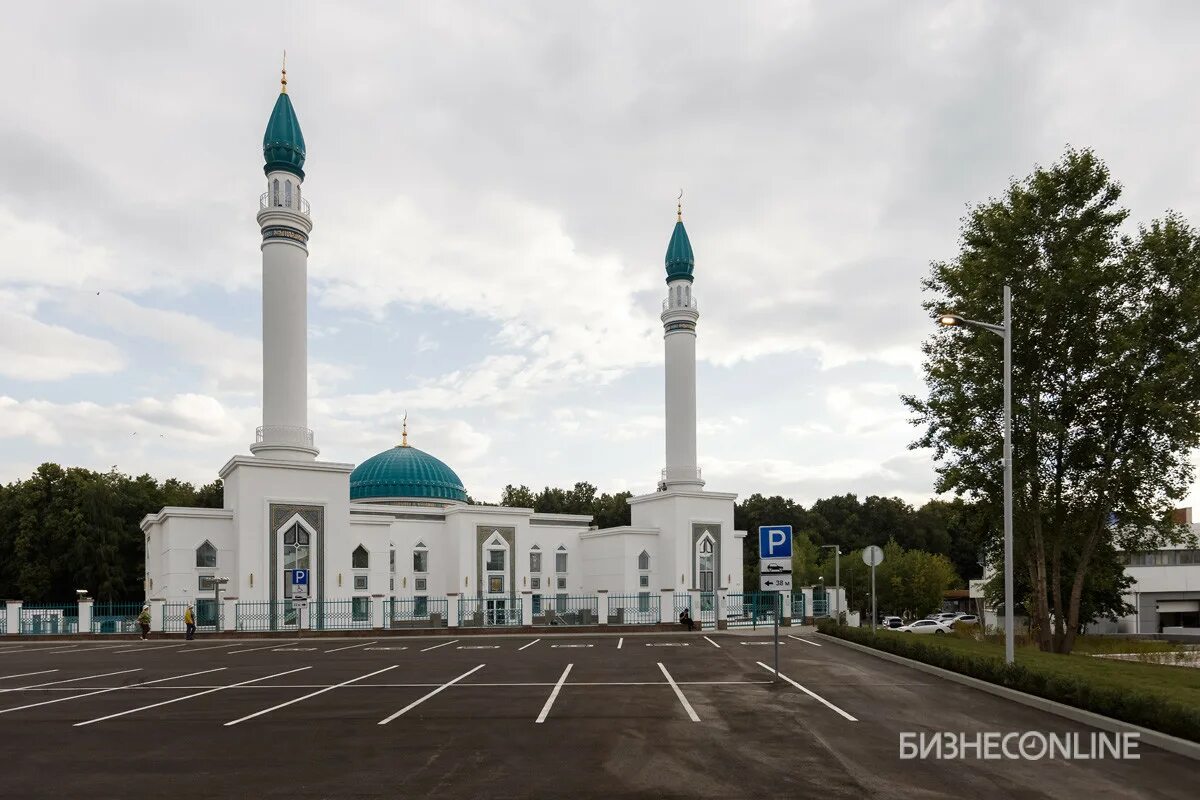 Медресе при мечети гаиля казань. Мечеть габдрахима утыз имани. Габдрахим утыз-имяни аль булгари мечеть. Соборная мечеть усть джегута. Алтан мечеть.