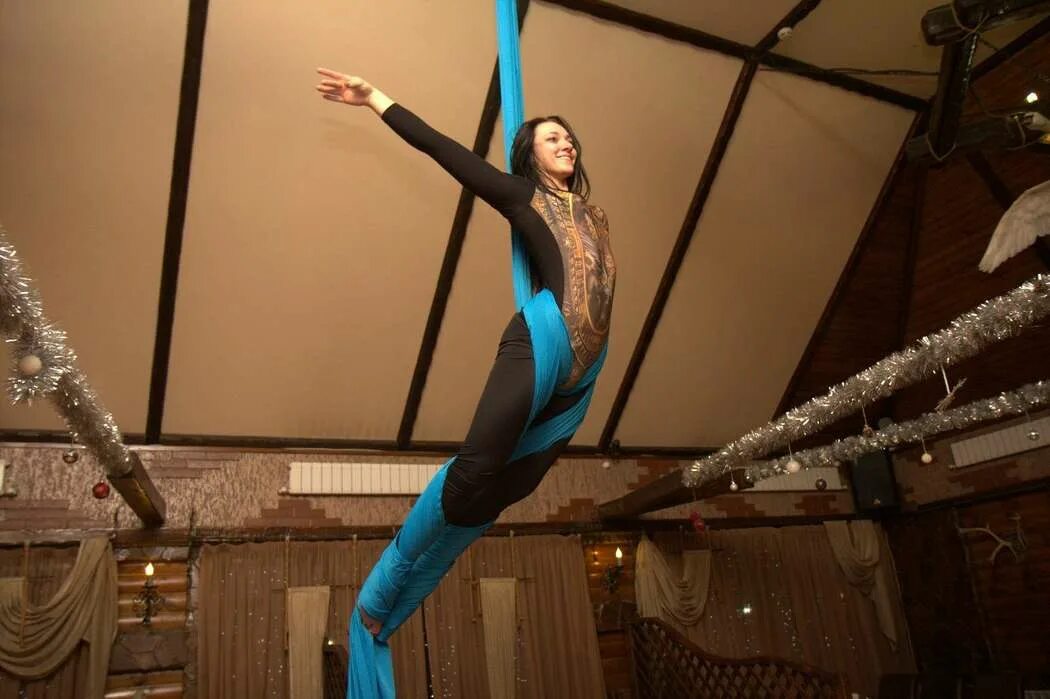 Ю дэнс. Ю дэнс. Клуб ju каталог. Дэнс шоу дмитров. Youdance кузнецкий мост.