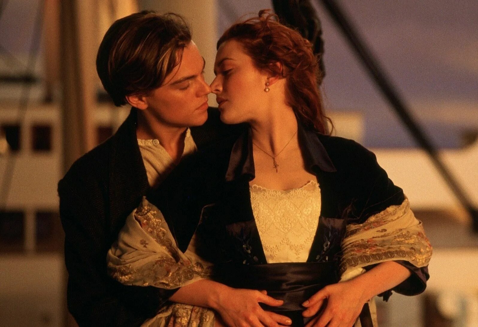 Леонардо ди каприо и кейт уинслет титаник. Титаник 1997 кэмерон. Jack and rose. Jack and rose. Титаник 1997.