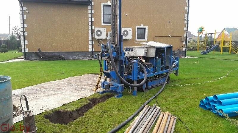 Бурение в раменском районе. Летнее обустройство скважины. Оборудование для бурения скважин. Бурение скважин на воду бронницы. Бурение на воду.