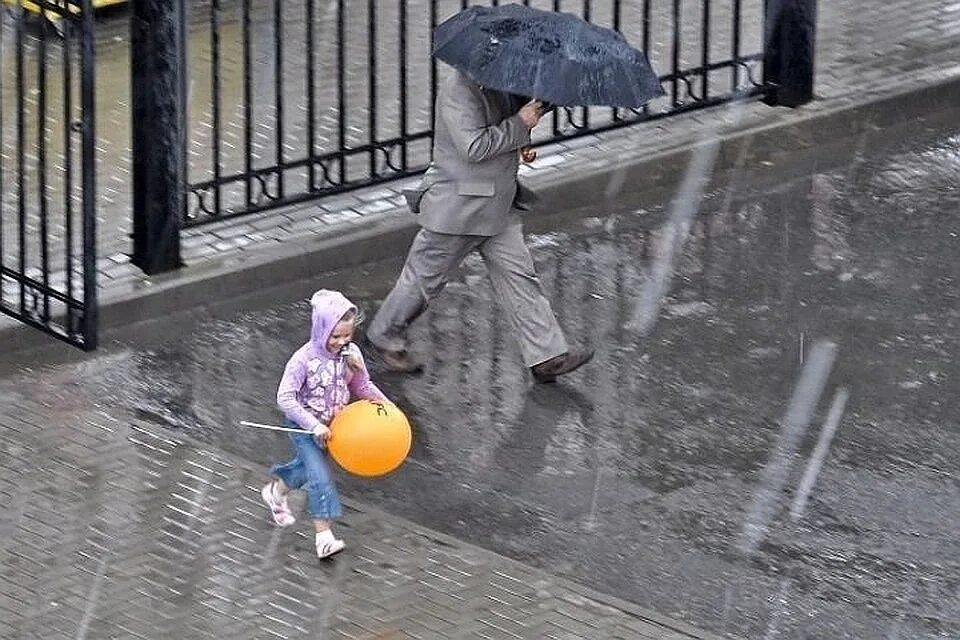 Тающий под дождем. Зато дождь. Зато дождь. Зато дождь. Потоп.