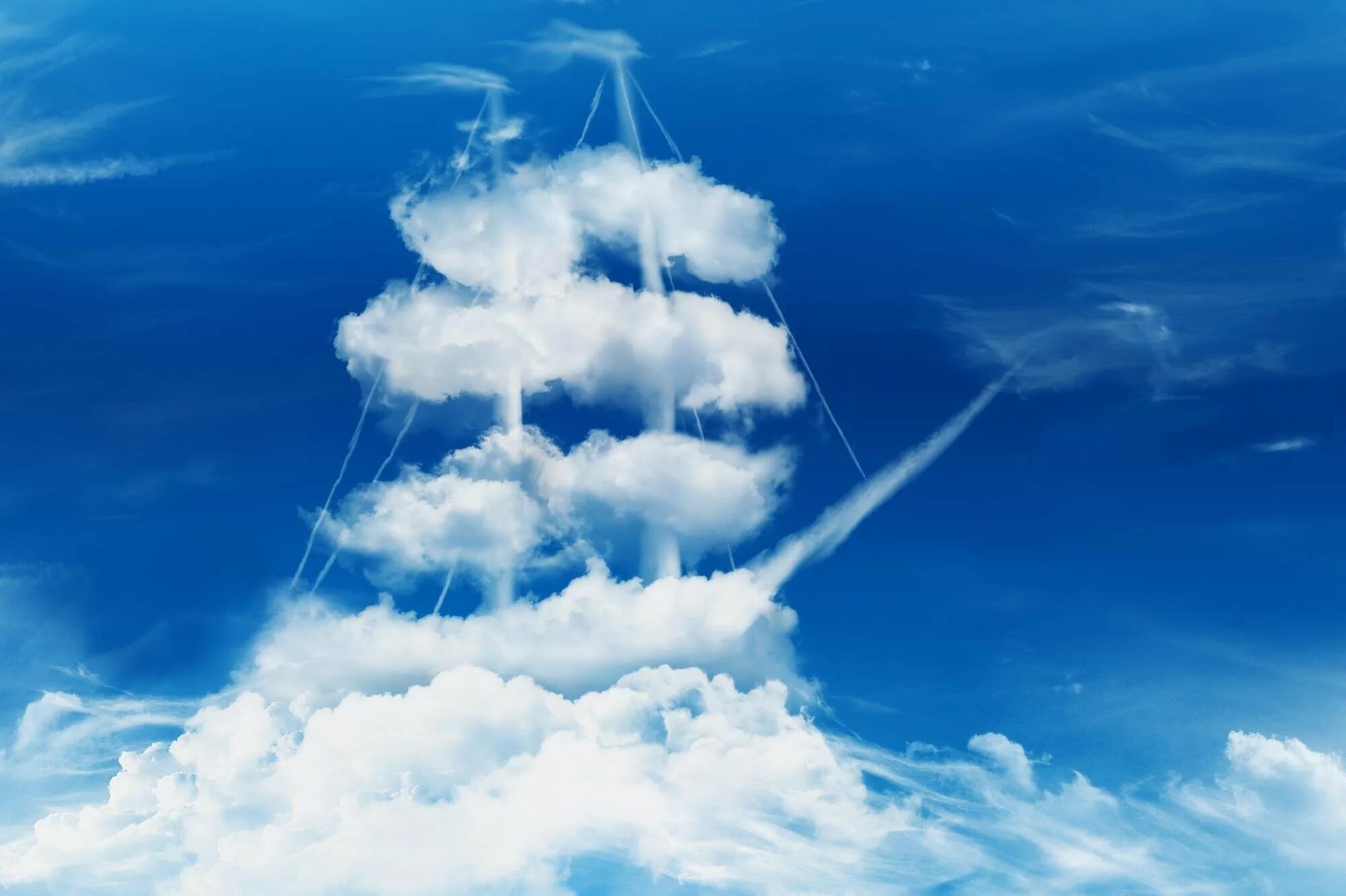 Облако в виде корабля. Корабль из облаков. Облака похожие на корабли. Парусник из облаков. Небо спорит