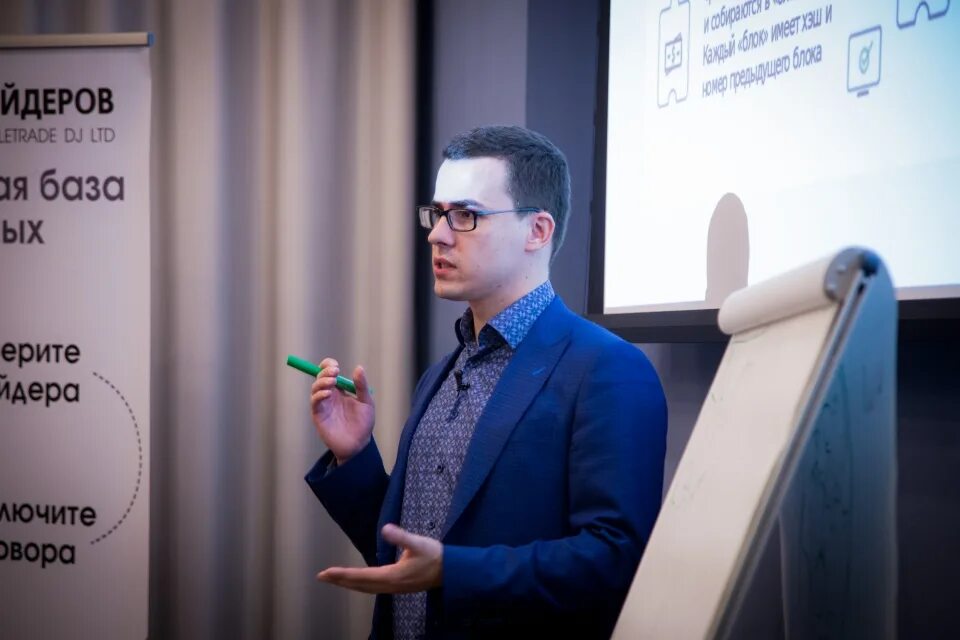 Биржевик саймонофф. Михаил ходынский николаевич биржевик. Михаил николаевич биржевик. Канал биржевик михалыч. Биржевик михалыч.