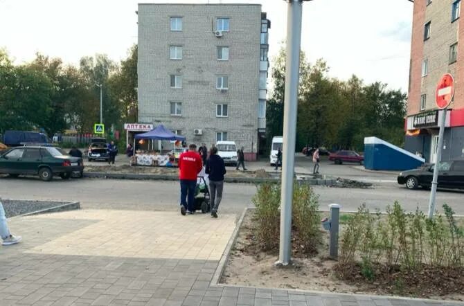 Сайт фокинского суда г брянска. Литий Брянск Фокинский. Сквер литий Брянск. Сквер 120 летия Фокинского района. Брянск Фокинский район 2000 х.