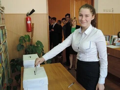 Школа 13 города новопавловск. Школа 1 Новочеркасск. 3 Школа Новочеркасск. Средняя Октябрьская школа МБОУ СОШ. Школа 6 Новочеркасск.