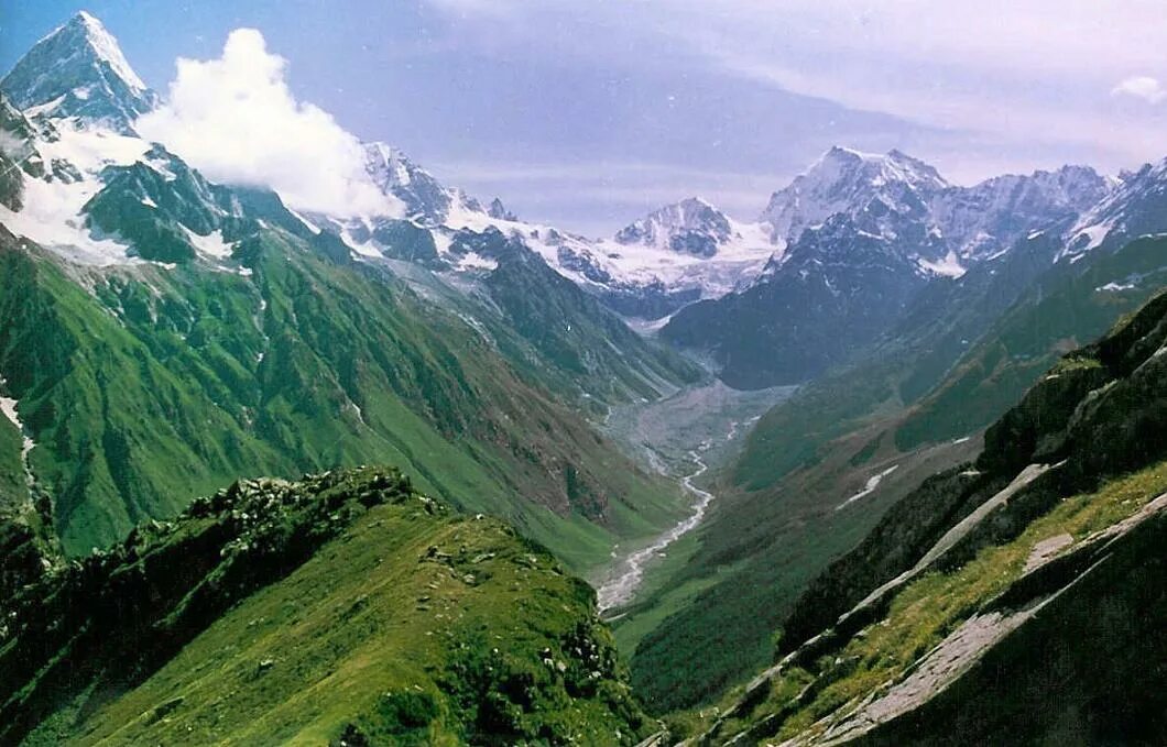 Равнины гималаи. Индия горы Гималаи. Гималайские горы в Индии. Горная цепь Гималаи.