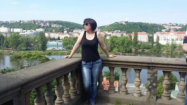 сколько женщин в спб