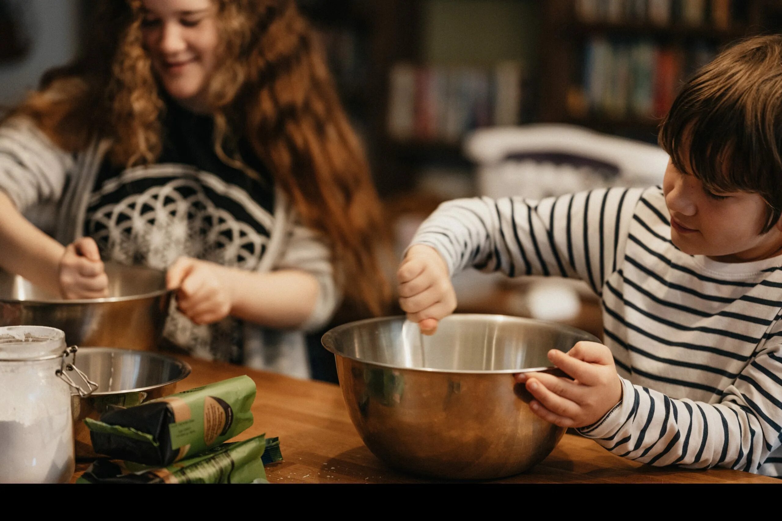 Дети кулинары. Детский кулинарный мастер класс. Cooking подростки. Фото кулинария с детьми.