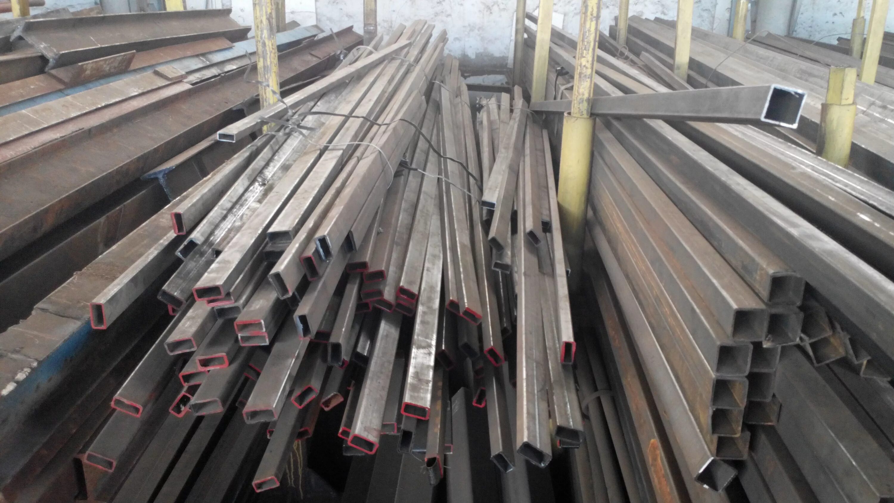 Профильная труба 120х80х3. Труба профильная 40*20*2. Профтруба некондиция. Труба профильная 25*25*1,5 некондиция. Труба профильная 40х20х1,5.