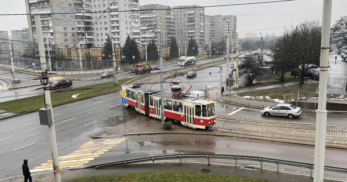 Авария на Московском проспекте в Калининграде. Авария на Московском проспекте в Калининграде сегодня Клопс. Клопс ДТП на Московском проспекте с грузовиком город Калининград.