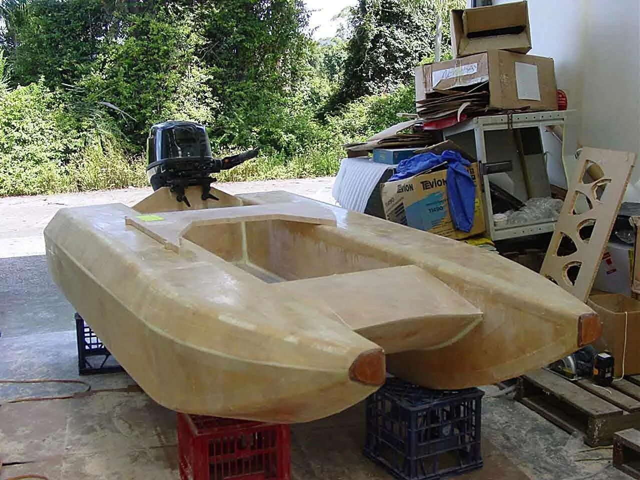 Джонбот каютный. Вельбот 47 джонбот. Z-410 катер. Стеклопластиковая лодка navigator 390 плоскодонки. Лодка алюминиевая сварная 3м бот 4 весельный.