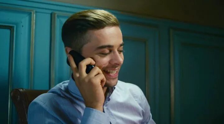 Интерны афиша. Интерна 11. Интерны лобанов левин варя и романенко. Интерна 11. Интерны левин и фил.