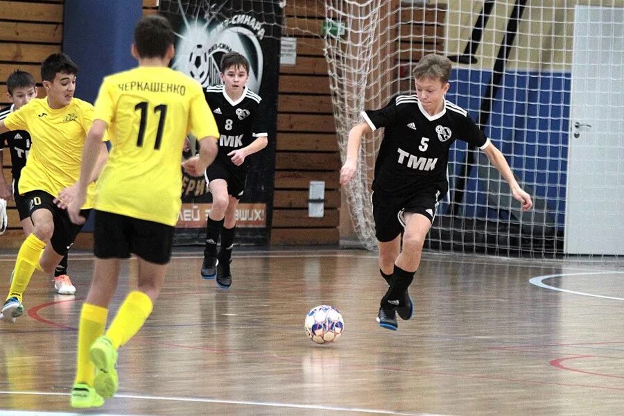 мини футбол урал и западная