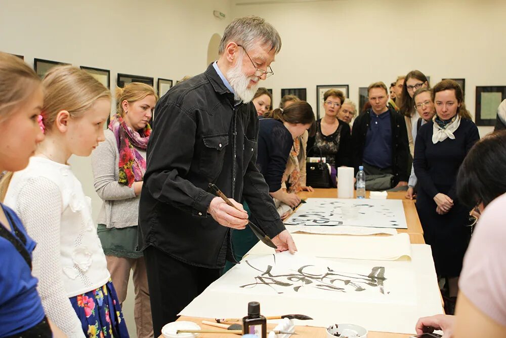 Пушкинская каллиграфия выставка. Музей мировой каллигра. Выставка каллиграфии в москве. Выставка каллиграфических работ школа. Всероссийские выставки каллиграфии.