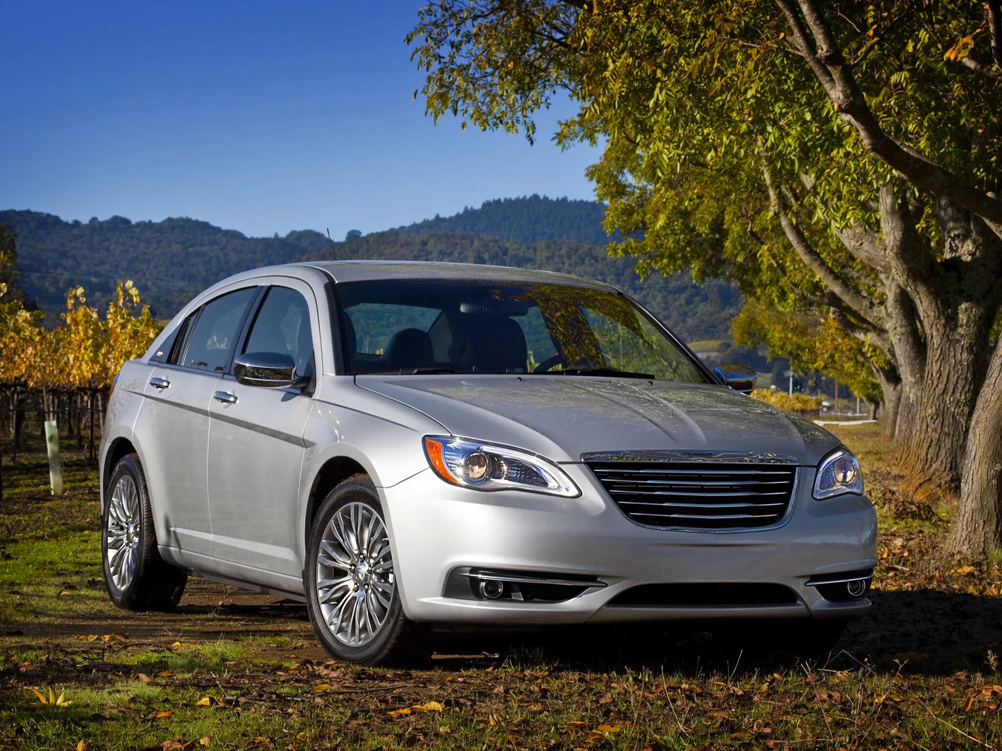 Крайслер виды. Крайслер 200 седан. chrysler 200 2011. chrysler 2010 седан. крайслер 2013 седан.