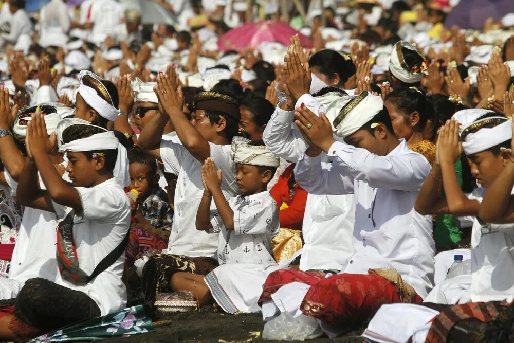 Индонезия население мусульмане.